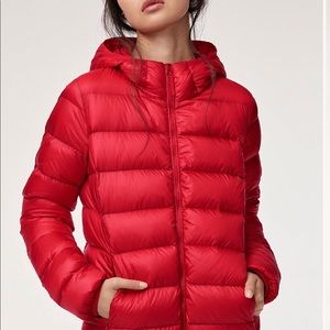 Aritzia puffer jacket, never worn